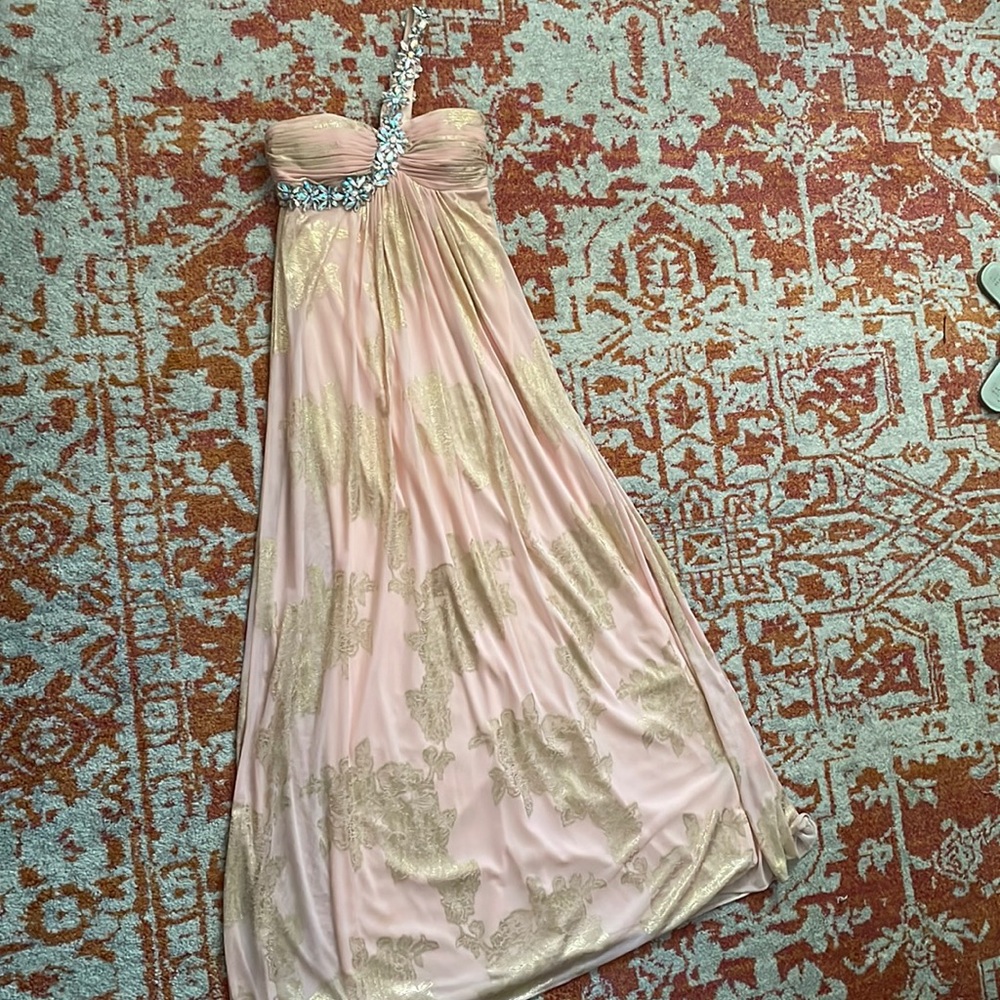 Beautiful flowy dress